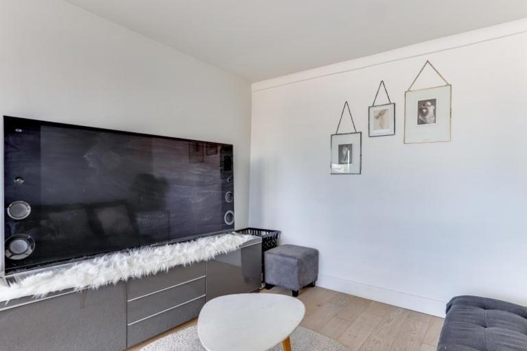 Guestready - Appartement Terrasse Vue Tour Eiffel باريس المظهر الخارجي الصورة